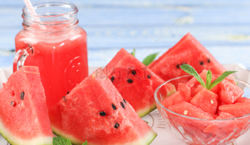 夏日新鲜美味西瓜果汁水果图片